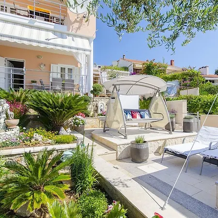 Nives Appartement *